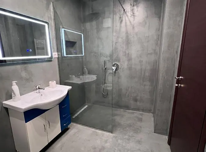 Bella * ティラナ